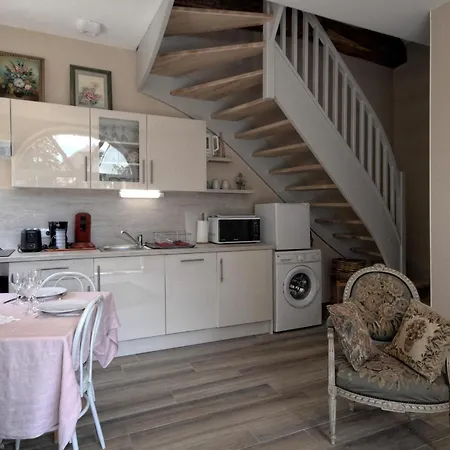 A Avec Terrasse Et Parc, Animaux Acceptes, Parking Prive Inclus - Fr-1-583-342 Holiday home Montagney