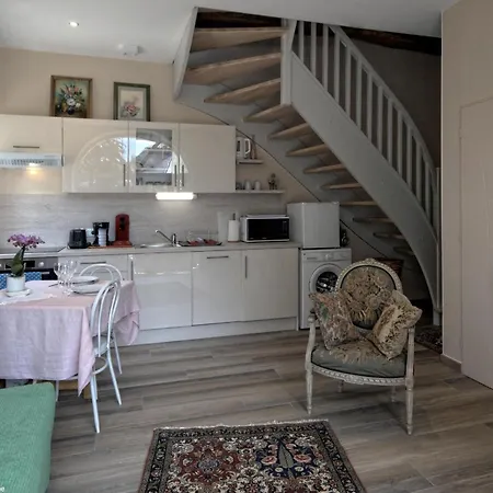 A Avec Terrasse Et Parc, Animaux Acceptes, Parking Prive Inclus - Fr-1-583-342 Holiday home Montagney